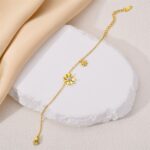 New 18K Daisy Bracelet for Women, Gold Bracelet, Colorfast, Luxury, Niche Design Jewelry - Image 4
